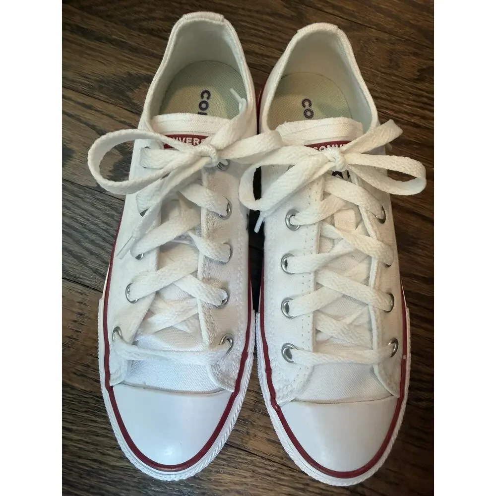 Converse Chuck Taylor All Star Sneaker Youth Sz 2 Shoes White low top NEW